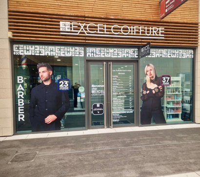 Création d’enseignes et habillage de vitrines pour EXCEL COIFFURE